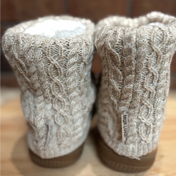 MUK LUKS BOOTIES CABLE SWEATER KNIT BROWN SHERPA SLIPPERS BOOTS SIZE 7-8 NWOT - Picture 2 of 9